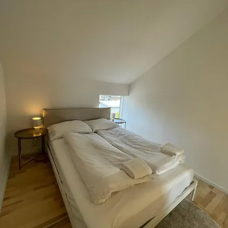 Luxury 2 Bedroom Apartment *