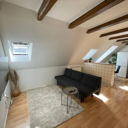 Luxury 2 Bedroom *